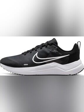 Nike Black White Shoe Sneaker DOWNSHIFTER